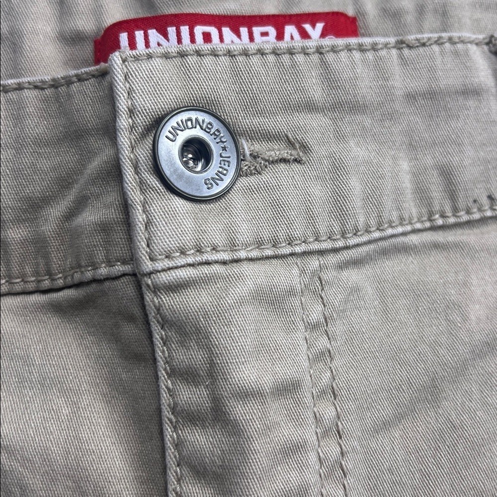 JUNIOR UNIONBAY LIGHT TAN SHORTS SIZE 17 GUC - Picture 6 of 9